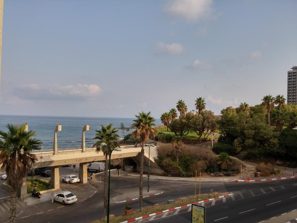 Gordon Beach Apartments Tel Aviv Exterior photo