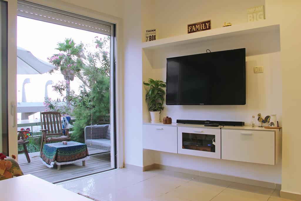 Gordon Beach Apartments Tel Aviv Exterior photo